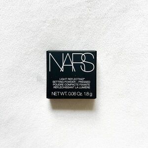 NARS setting powder Compact with Black Packaging